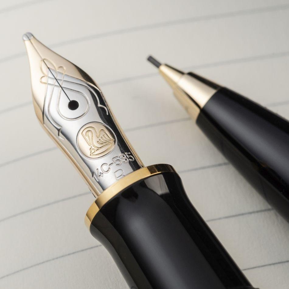 Pelikan Souveran M400 Fountain Pen - Green Striated - Pelikan Pens Online Shop